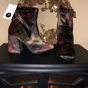~Velvet Floral Healed Boots~